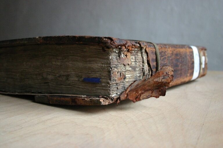 Scurta istorie a scrierii si transmiterii textului Bibliei