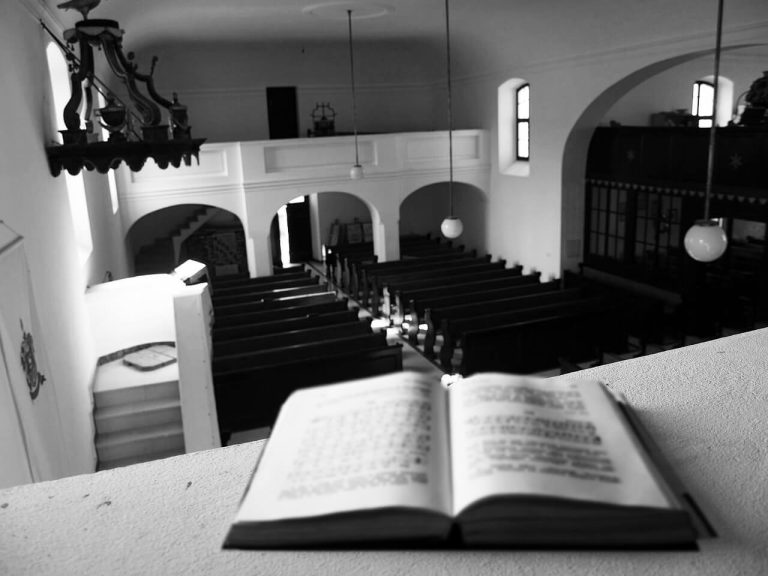 Tragedia amvonului: Între divertisment și Adevăr!